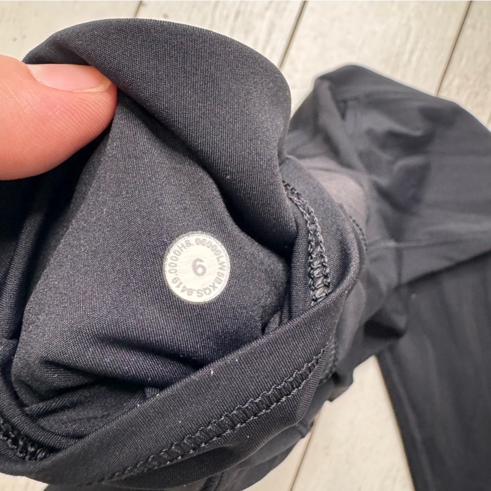 Lululemon All The Right Places Crop Leggings Yoga Women’s Size 6 Pockets - Picture 8 of 8
